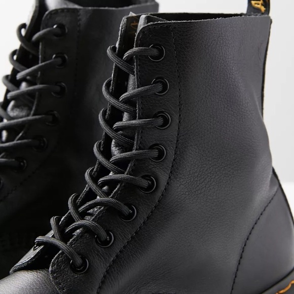 NEW| Dr. Martens Wyoming Black Leather Combat Boots - Picture 7 of 15